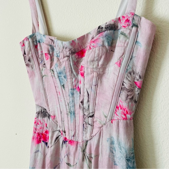 Bardot XS Adeline Brodarie Corset midi dress in Garden Floral pink - Picture 4 of 7